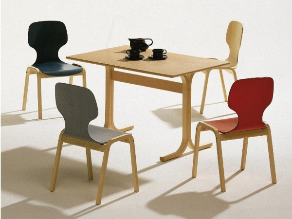 Holzstuhl Modell Carlo